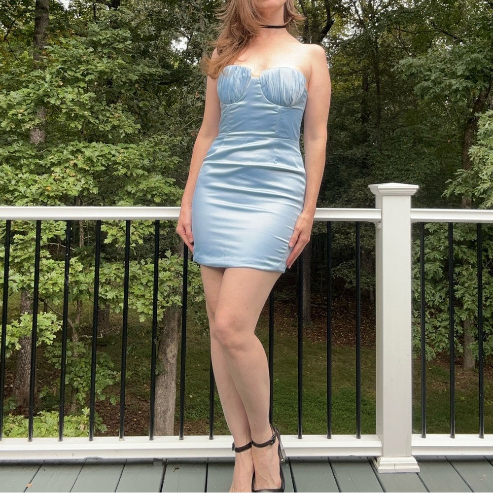 Naked Wardrobe Medium Cinderella Blue Clamshell Strapless Dress NWOT